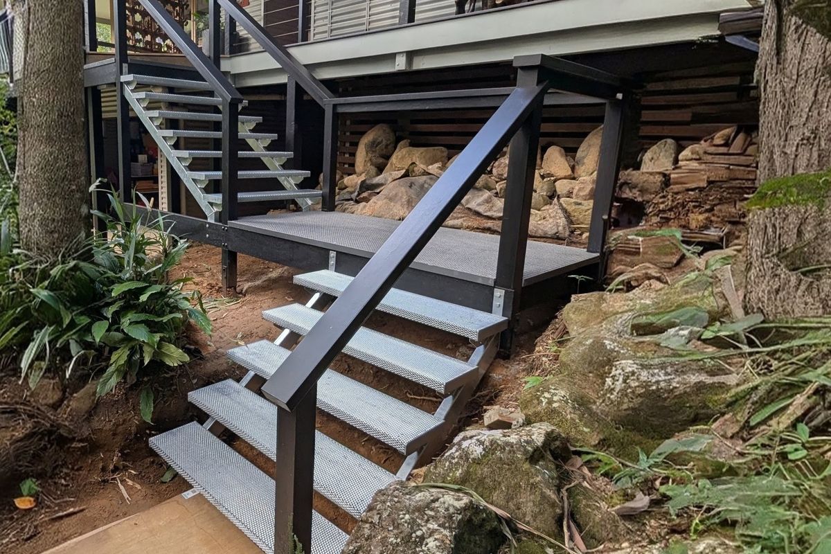 Custom hardwood stairs with non-slip grooves – Byron Bay hinterland carpentry